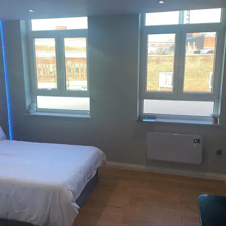 Godson Studio Apartment01